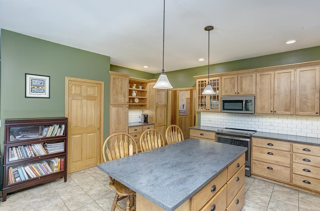 13161 12 Oaks Ridge Roscoe, IL 61073 - Photo 21 of 35 Gallery Image 21