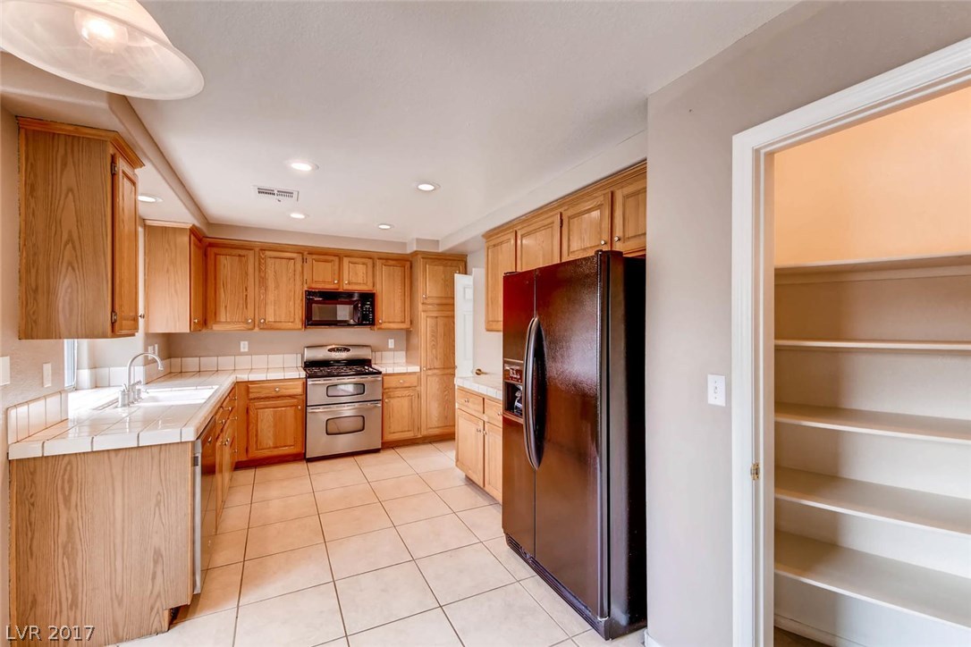 1708 Flat Ridge Road Henderson, NV 89014 - Photo 7 of 28