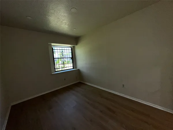 $1,550 | 12815 Segrest Drive, Houston, TX 77047