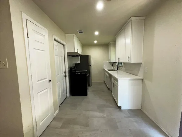 $1,550 | 12815 Segrest Drive, Houston, TX 77047