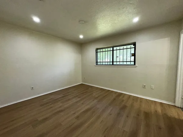 $1,550 | 12815 Segrest Drive, Houston, TX 77047