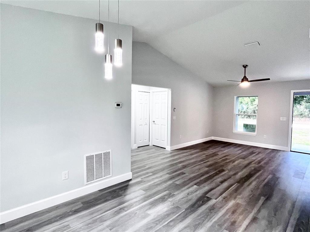 13810 Southwest 102nd Street Dunnellon, FL 34432 - Photo 2 of 10