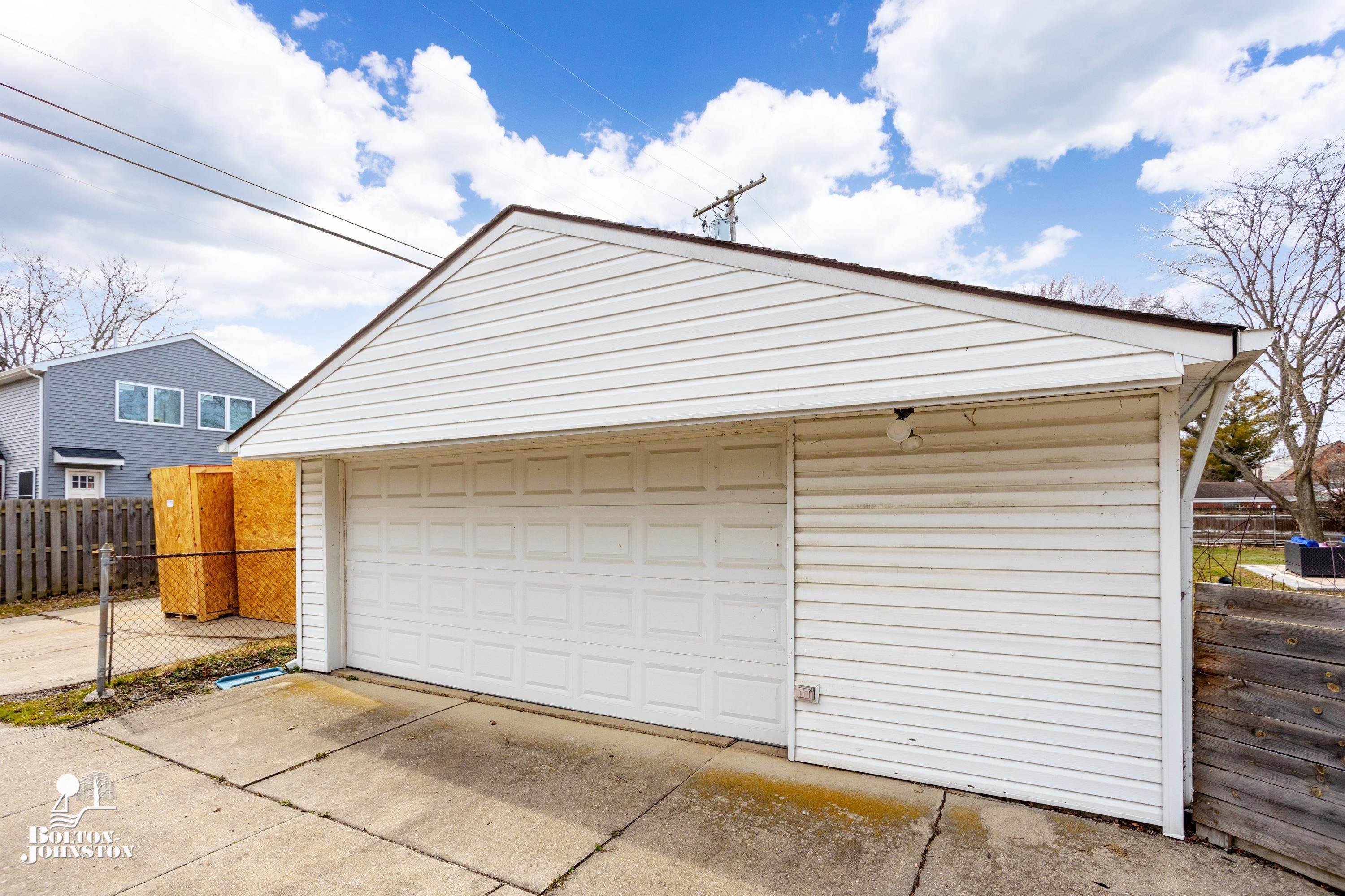 1497 Hawthorne Road Grosse Pointe, MI 48236 - Photo 49 of 52 50104048-48.JPG