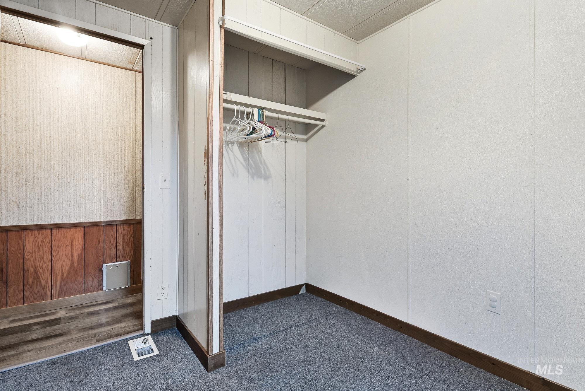 5200 Midway, Unit TRIR 20 Caldwell, ID 83607 - Photo 24 of 31 View of closet