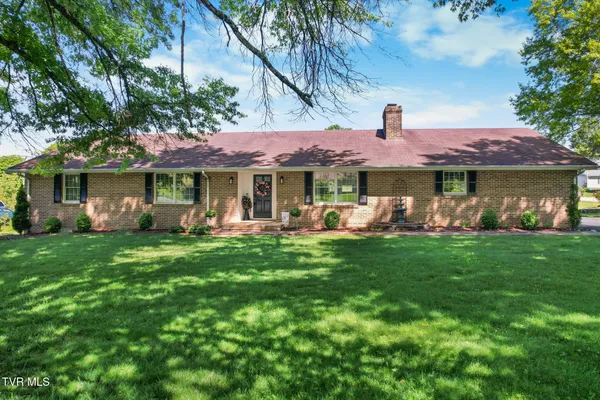 $435,000 | 19301 Pleasant View Drive, Abingdon, VA 24211