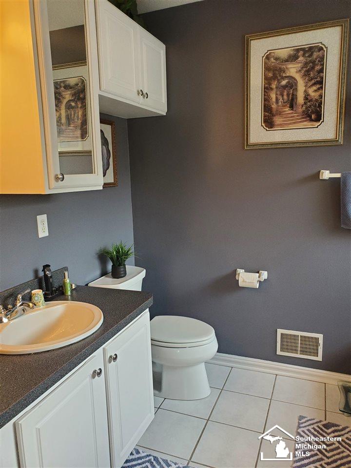 7836 Summerfield Road Lambertville, MI 48144 - Photo 13 of 27 MASTER BATH