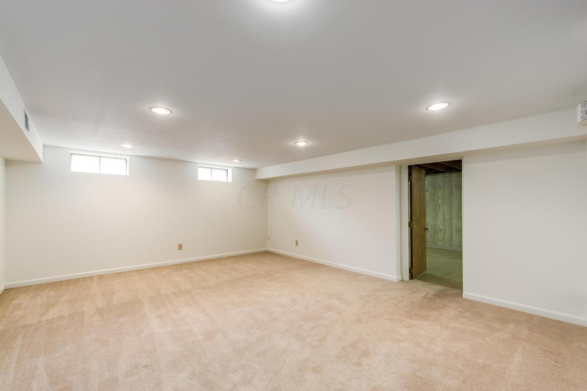 1308 Castleton Road North Columbus, OH 43220 - Photo 14 of 26