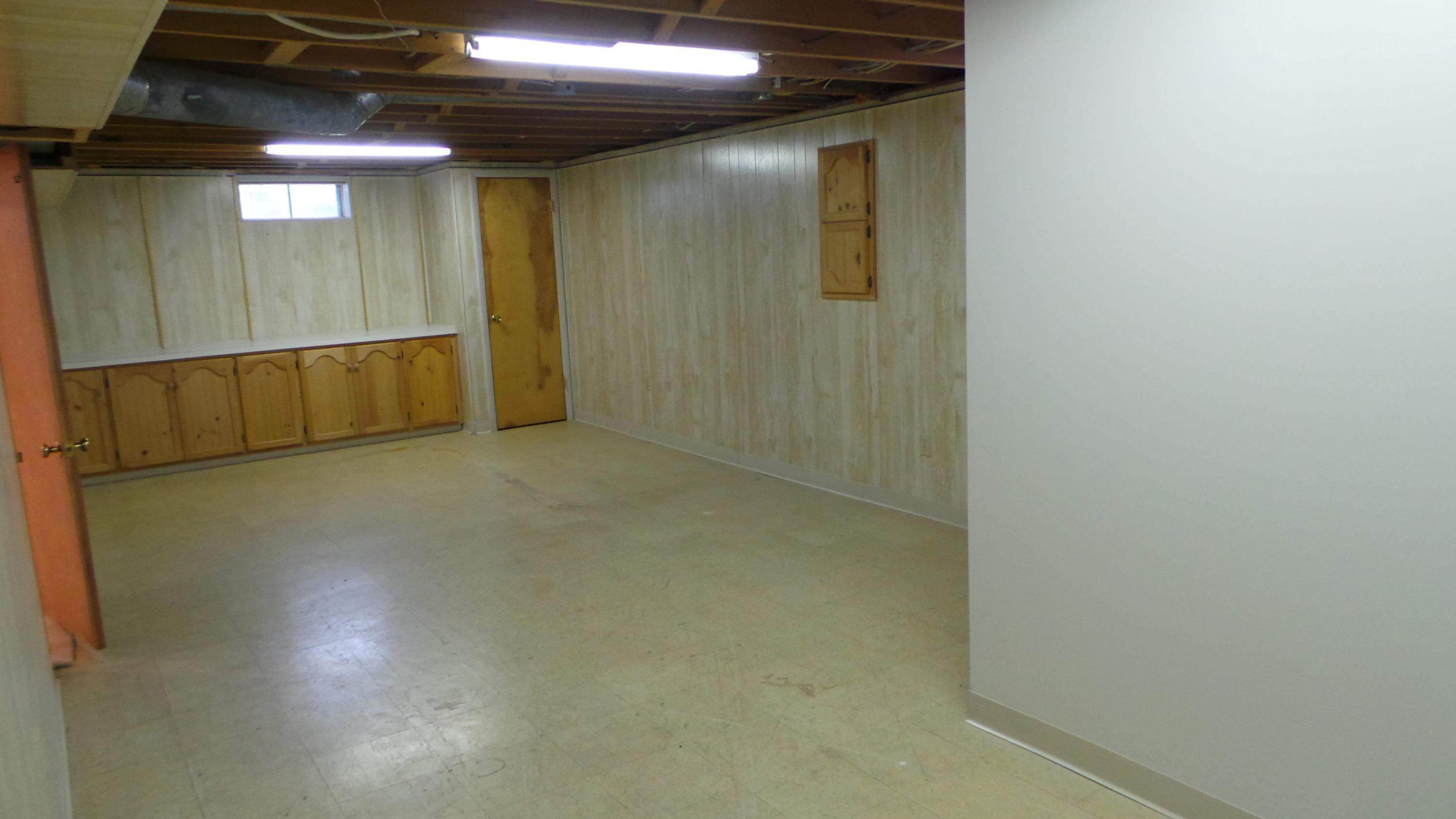 1308 Castleton Road North Columbus, OH 43220 - Photo 15 of 26