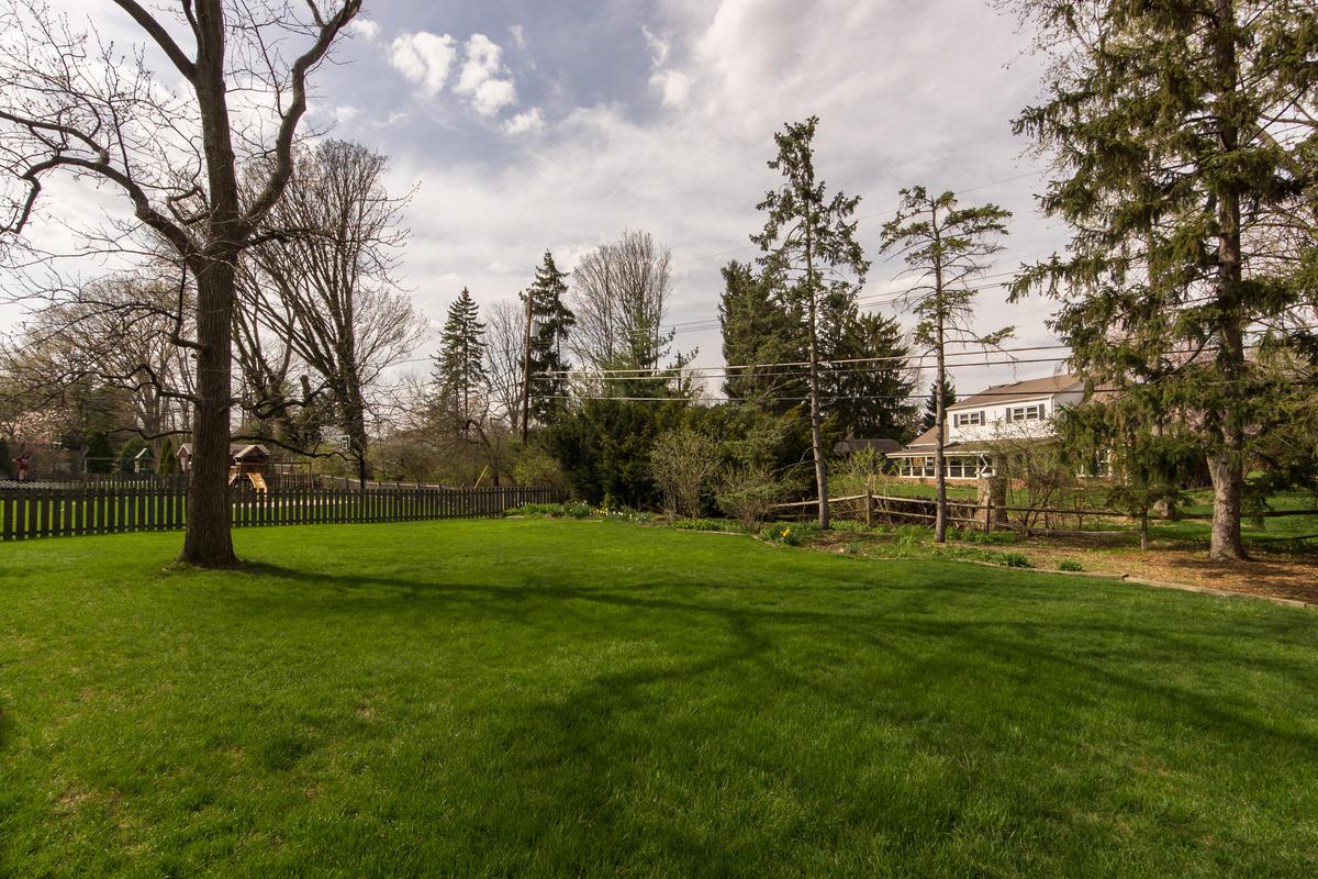 1308 Castleton Road North Columbus, OH 43220 - Photo 20 of 26