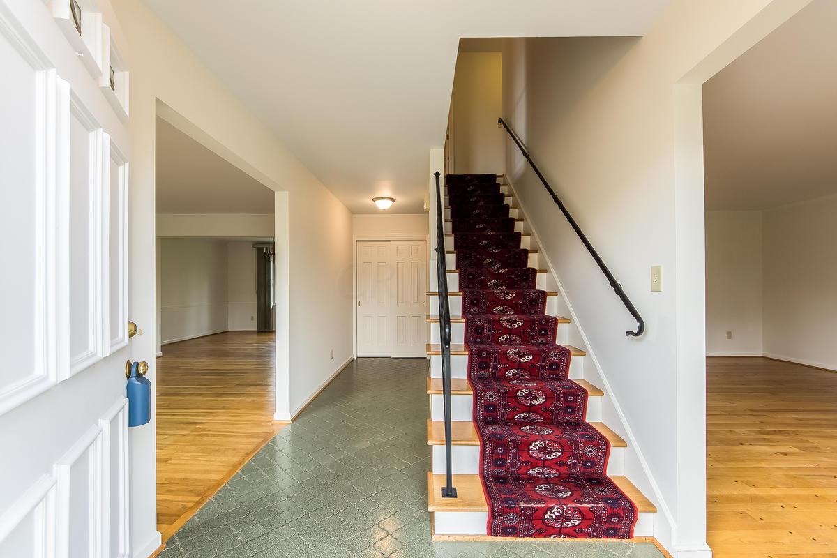 1308 Castleton Road North Columbus, OH 43220 - Photo 2 of 26