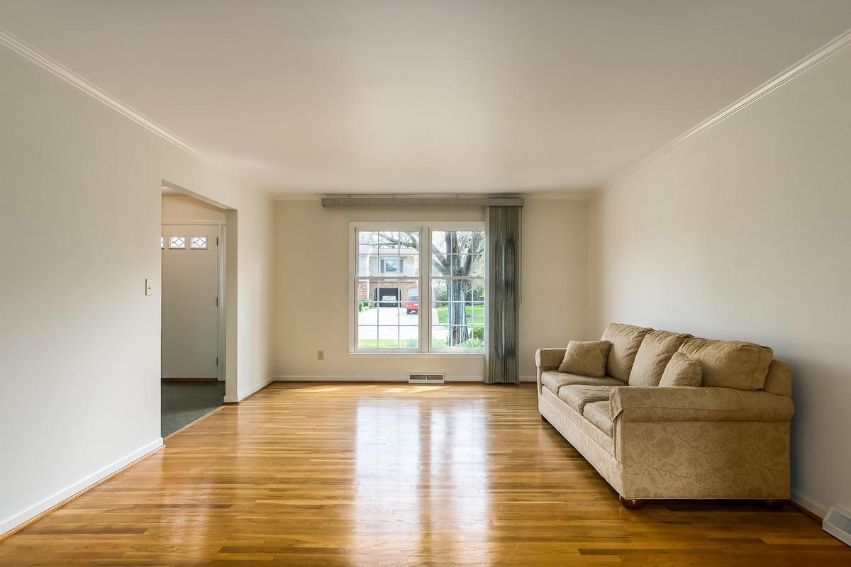 1308 Castleton Road North Columbus, OH 43220 - Photo 4 of 26