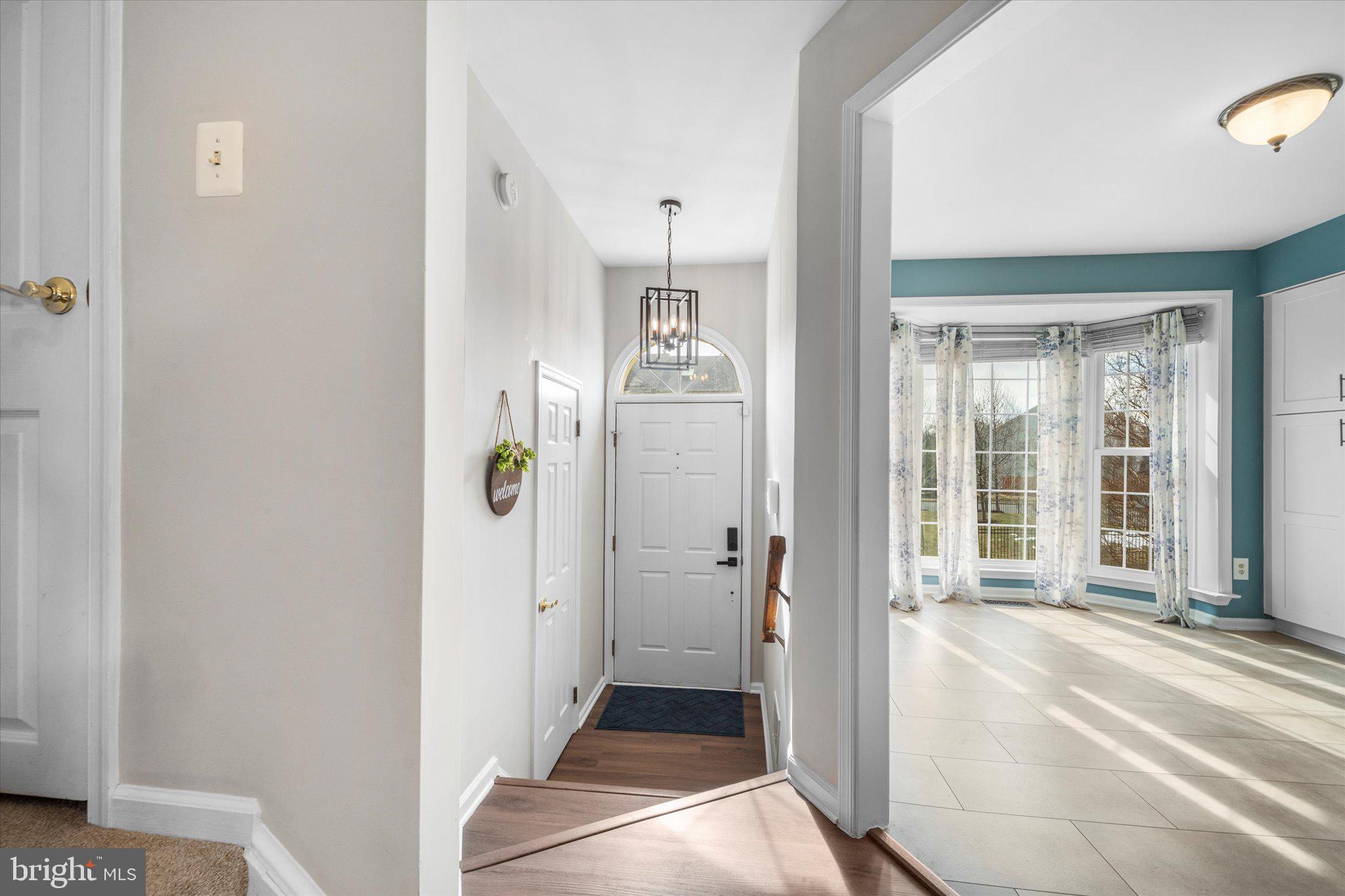 46868 Rabbitrun Terrace Sterling, VA 20164 - Photo 5 of 39 Front entry foyer