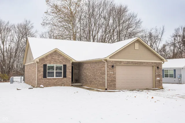 $295,000 | 256 Patriots Landing Drive, Fillmore, IN 46128