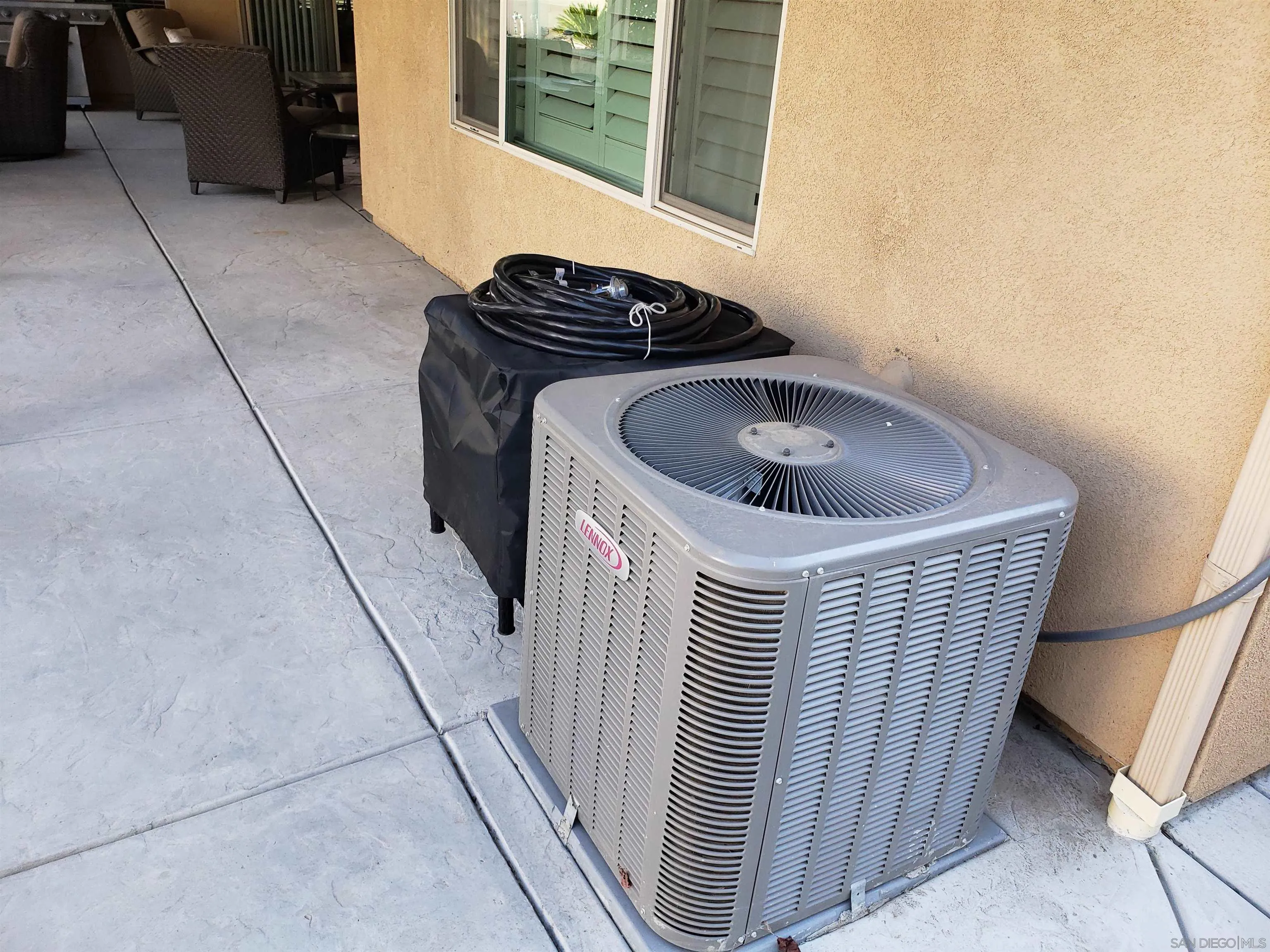 1624 Paseo Diamonte Hemet, CA 92545 - Photo 26 of 35 a kitchen with a sink and washing machine