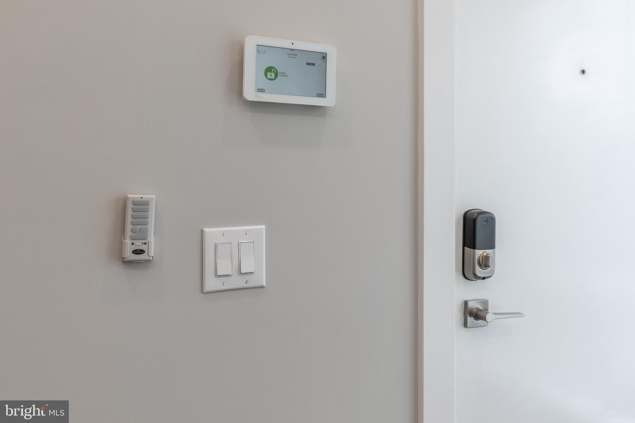 141 West Huntingdon Street, Unit 1 Philadelphia, PA 19133 - Photo 17 of 21 a bathroom with shower