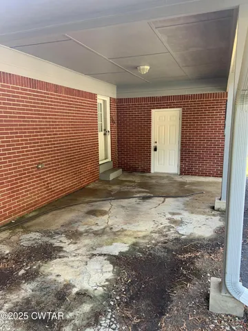 a view of an empty room with window