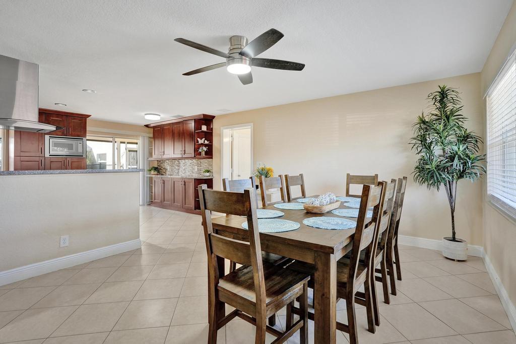 740 Buttonwood Road North Palm Beach, FL 33408 - Photo 4 of 44 DSC08015