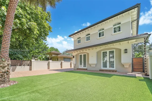 $3,650,000 | 5320 Sunset Drive, Miami, FL 33143