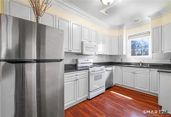 $3,075 | 105 Richards Avenue, Unit 1305, Norwalk, CT 06854