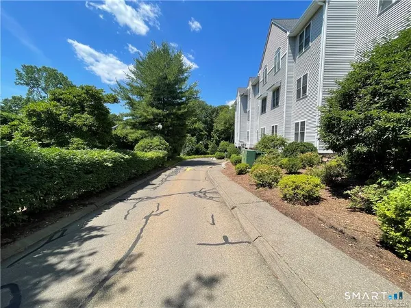 $3,075 | 105 Richards Avenue, Unit 1305, Norwalk, CT 06854