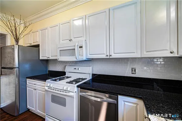 $3,075 | 105 Richards Avenue, Unit 1305, Norwalk, CT 06854