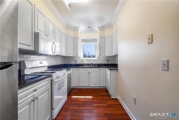 $3,075 | 105 Richards Avenue, Unit 1305, Norwalk, CT 06854