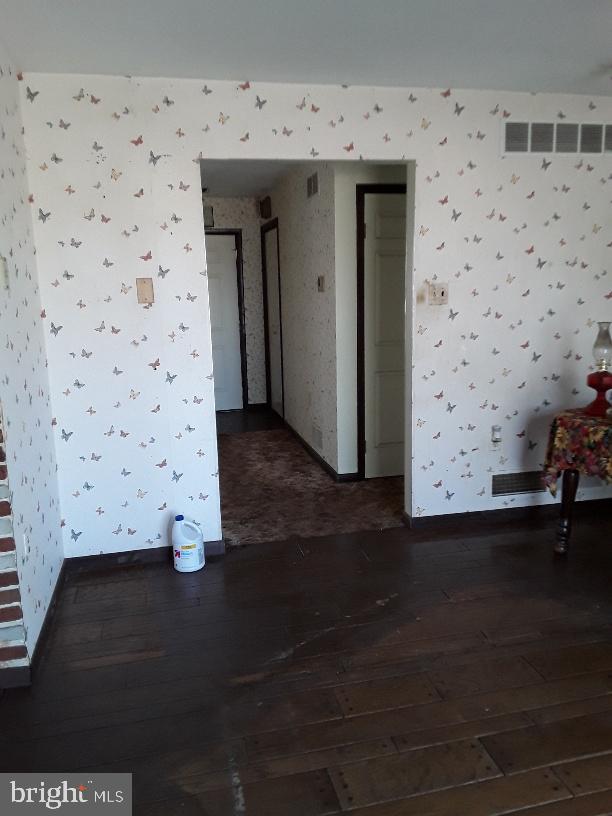 433 Crossroad School Road Carlisle, PA 17015 - Photo 3 of 11 Gallery Image 3