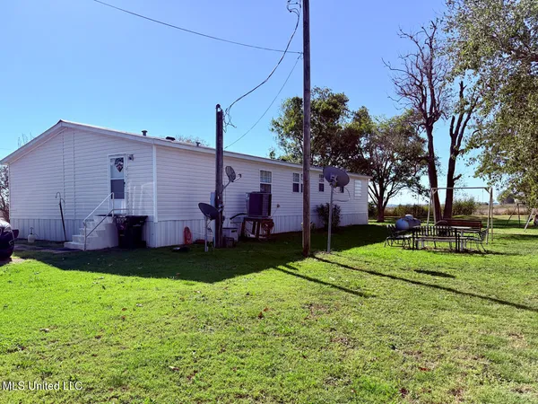 $100,000 | 235 Delta City Road, Hollandale, MS 38748