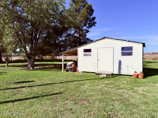 $100,000 | 235 Delta City Road, Hollandale, MS 38748