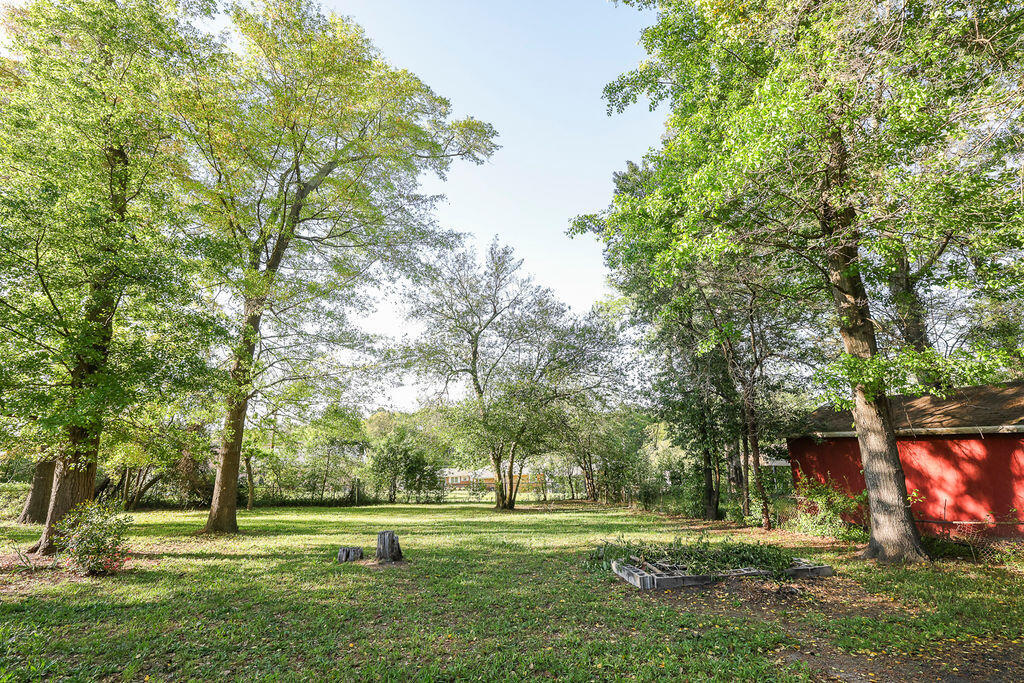 2533 Richmond Hill Road Augusta, GA 30906 - Photo 36 of 38 Large Fenced-in Bakyard
