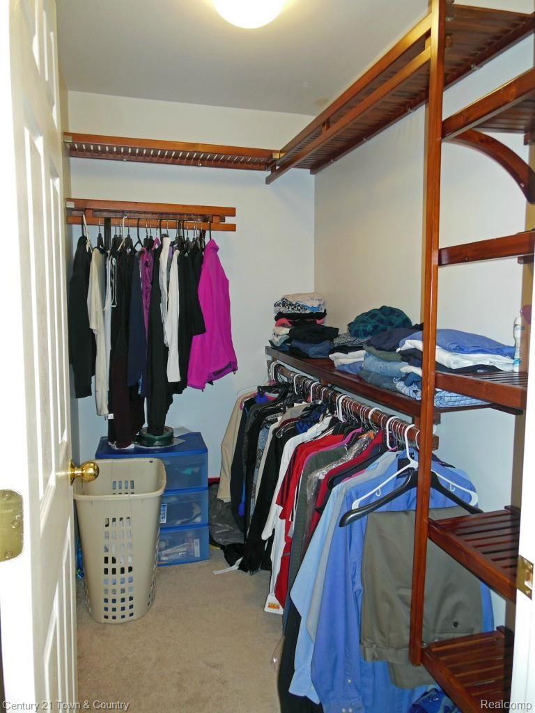 42 Eagle Ridge Road Lake Orion, MI 48360 - Photo 10 of 30 11.Master Bedroom Walk In Closet
