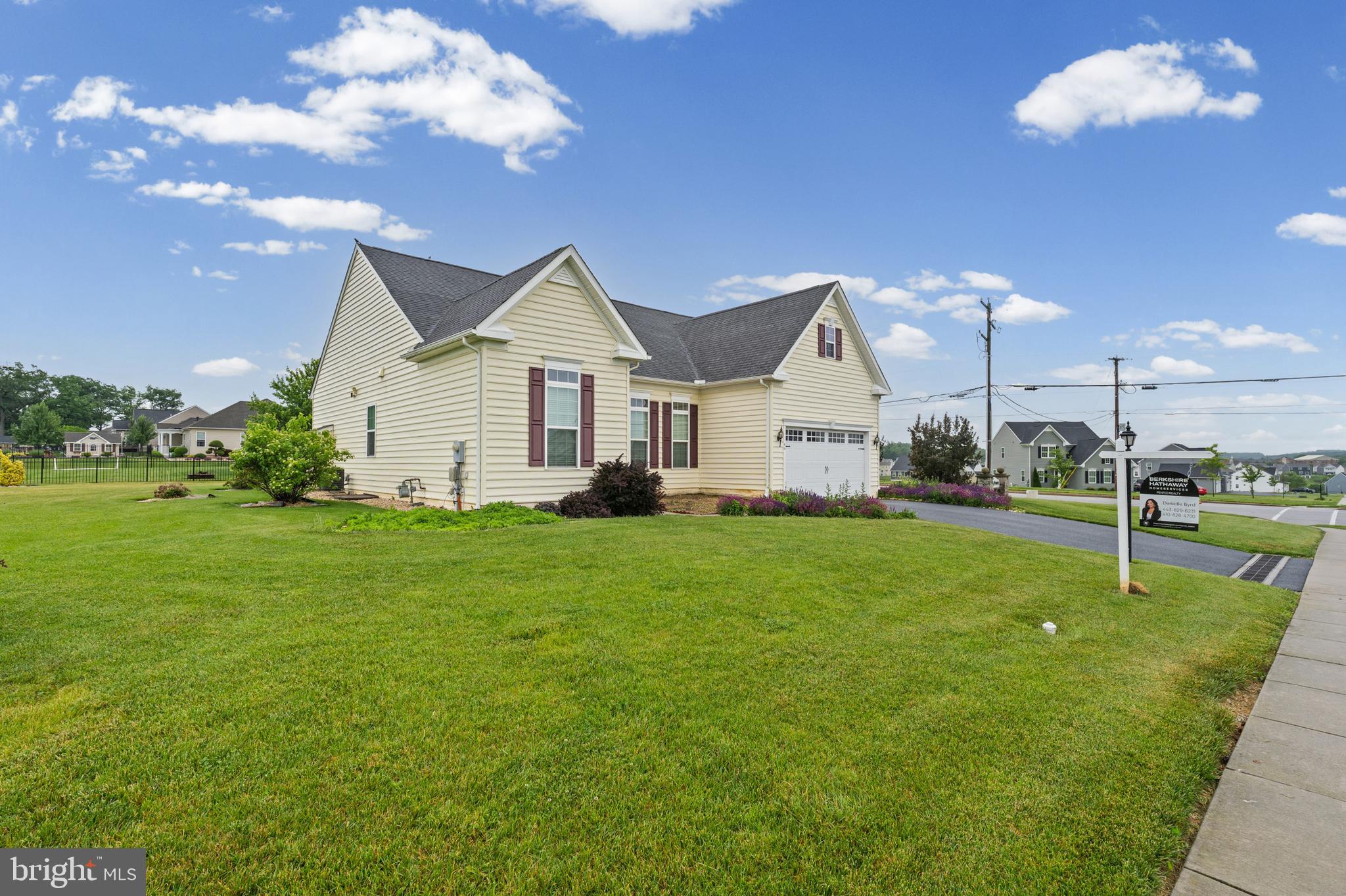 46 Tyler Drive Hanover, PA 17331 - Photo 3 of 38