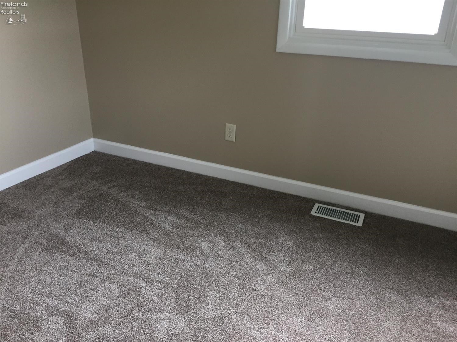 2160 East State Road Port Clinton, OH 43452 - Photo 9 of 19 Gallery Image 9
