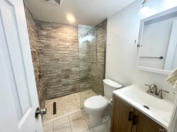 $199,990 | 26 Redwood Court, Unit R26, Coram, NY 11727