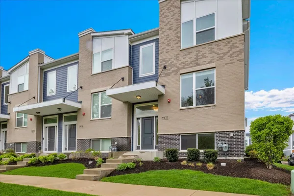 $3,100 | 29-w710 Cambridge Court, Warrenville, IL 60555
