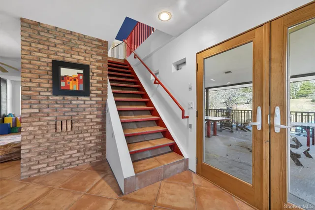 a view of an entryway