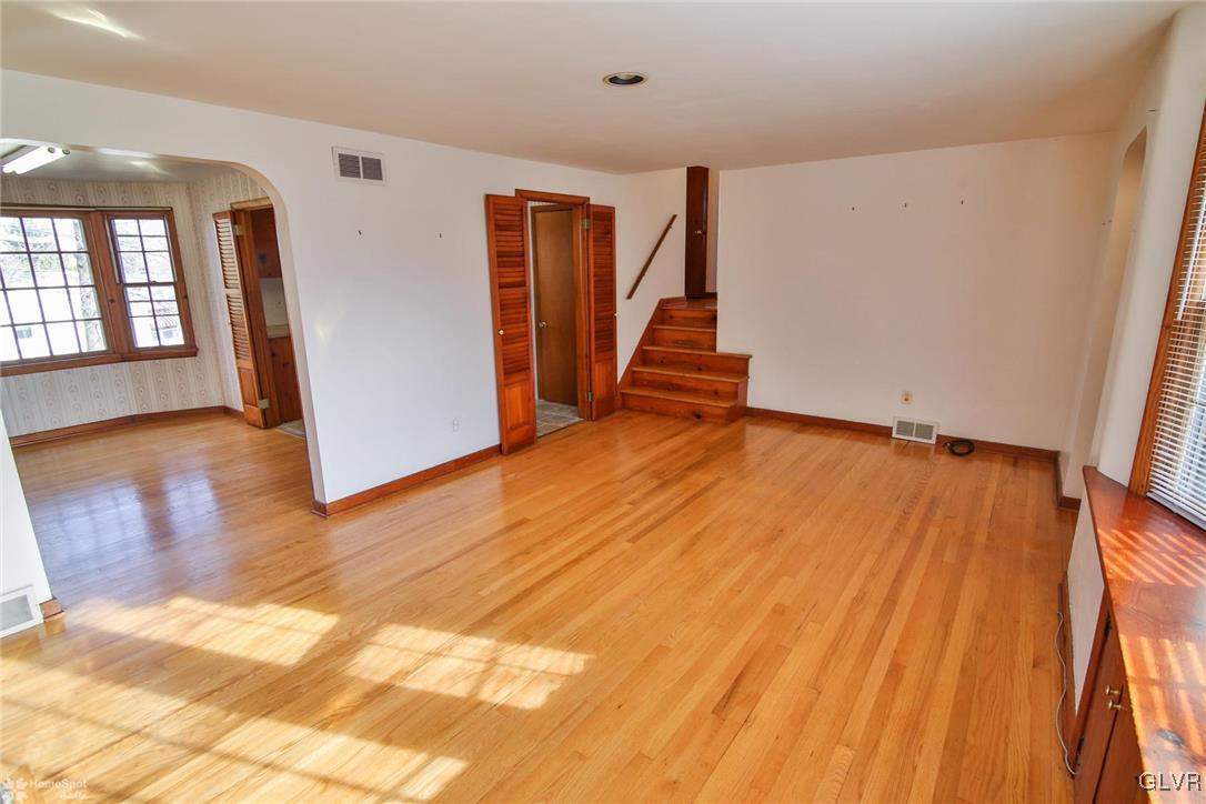 2722 Whitewood Road Bethlehem, PA 18017 - Photo 5 of 18 Gallery Image 5