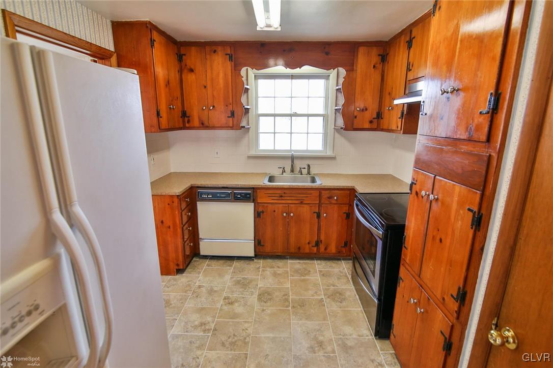 2722 Whitewood Road Bethlehem, PA 18017 - Photo 8 of 18 Gallery Image 8