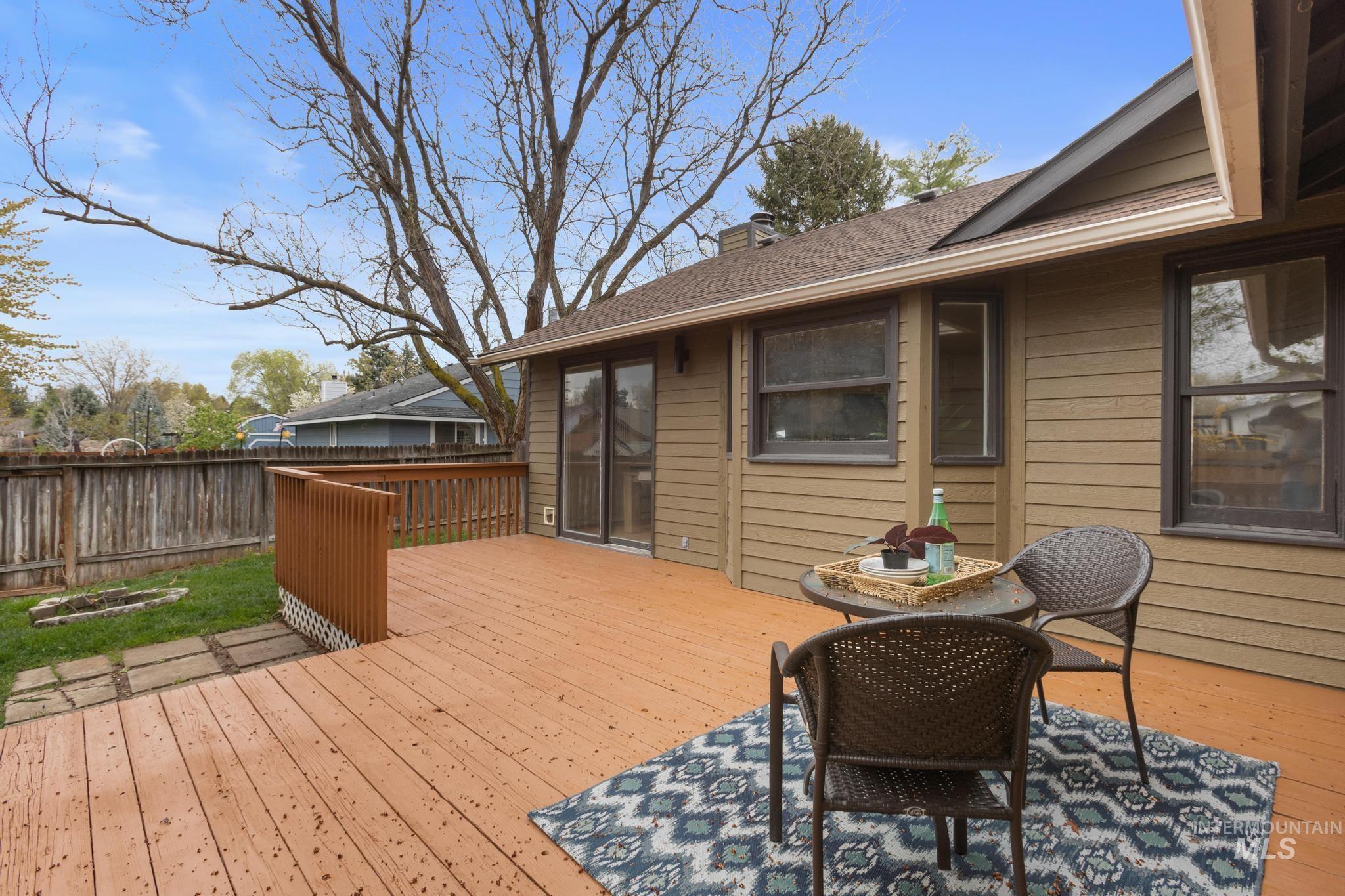 4745 North Oxbow Place Boise, ID 83713 - Photo 33 of 38 View of wooden terrace