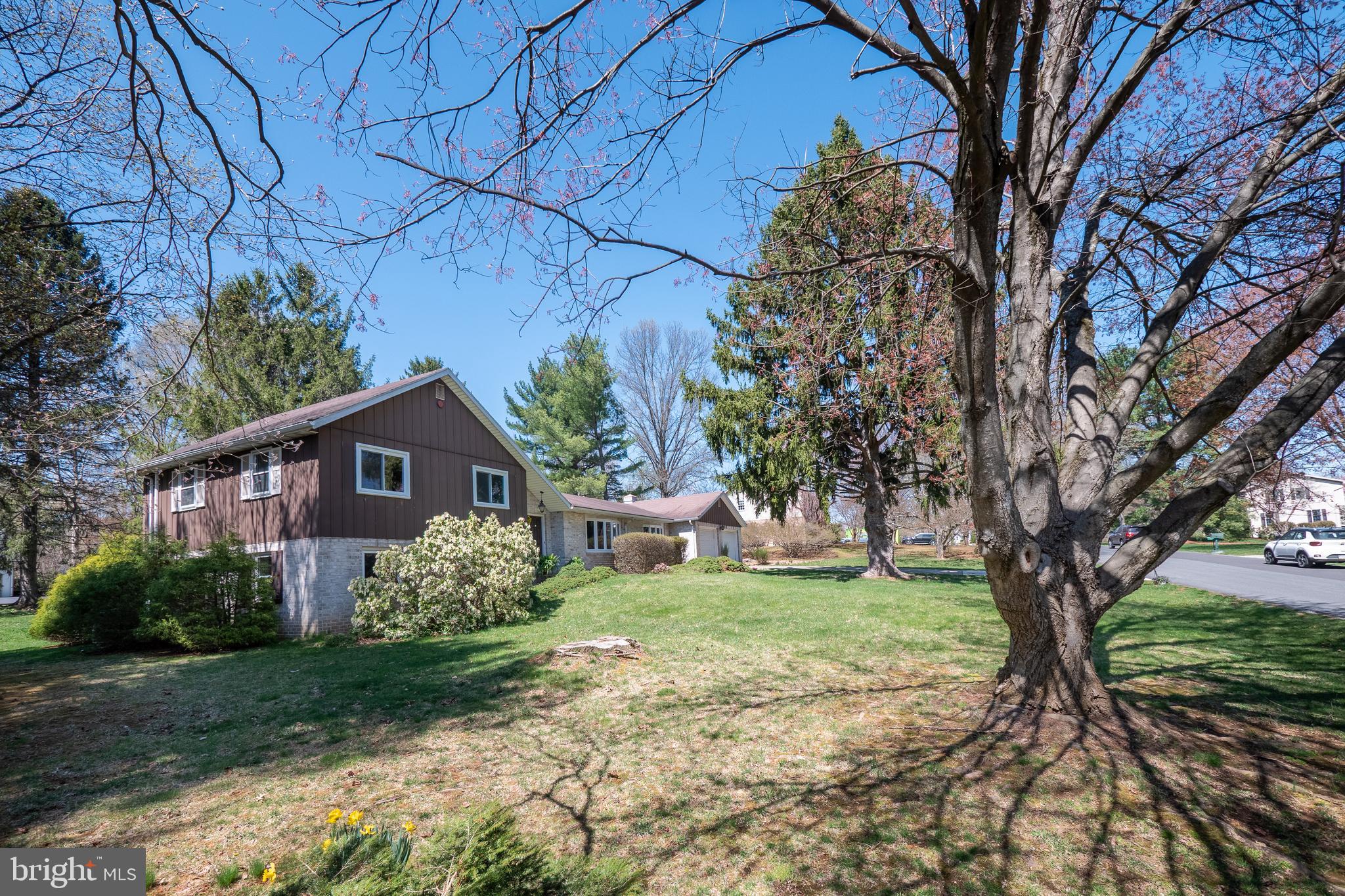 1868 Dartford Road Bethlehem, PA 18015 - Photo 2 of 35 Gallery Image 2