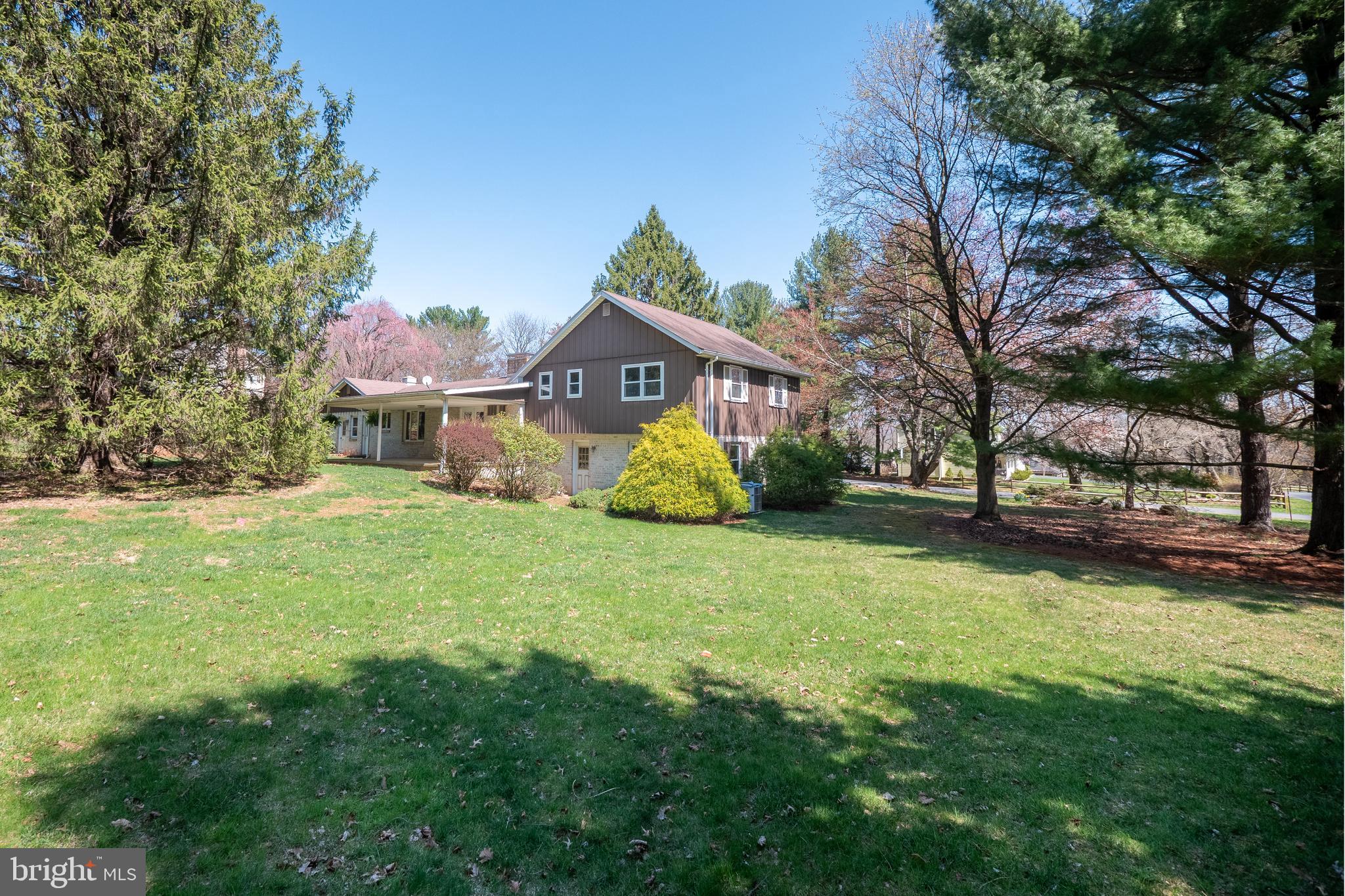 1868 Dartford Road Bethlehem, PA 18015 - Photo 3 of 35 Gallery Image 3