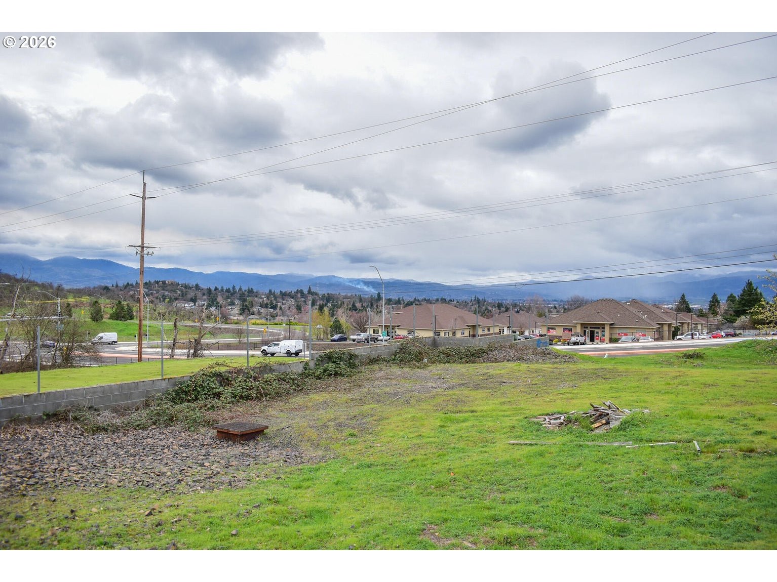 3010 Lone Pine Road Medford, OR 97504 - Photo 5 of 10