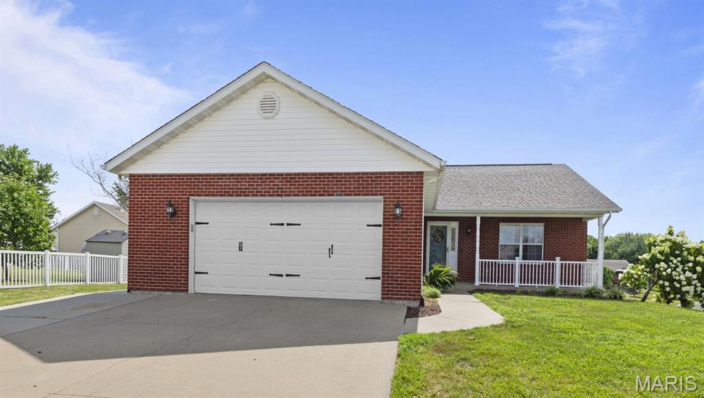 1108 Oakwood Lane Waterloo, IL 62298 - Photo 2 of 40