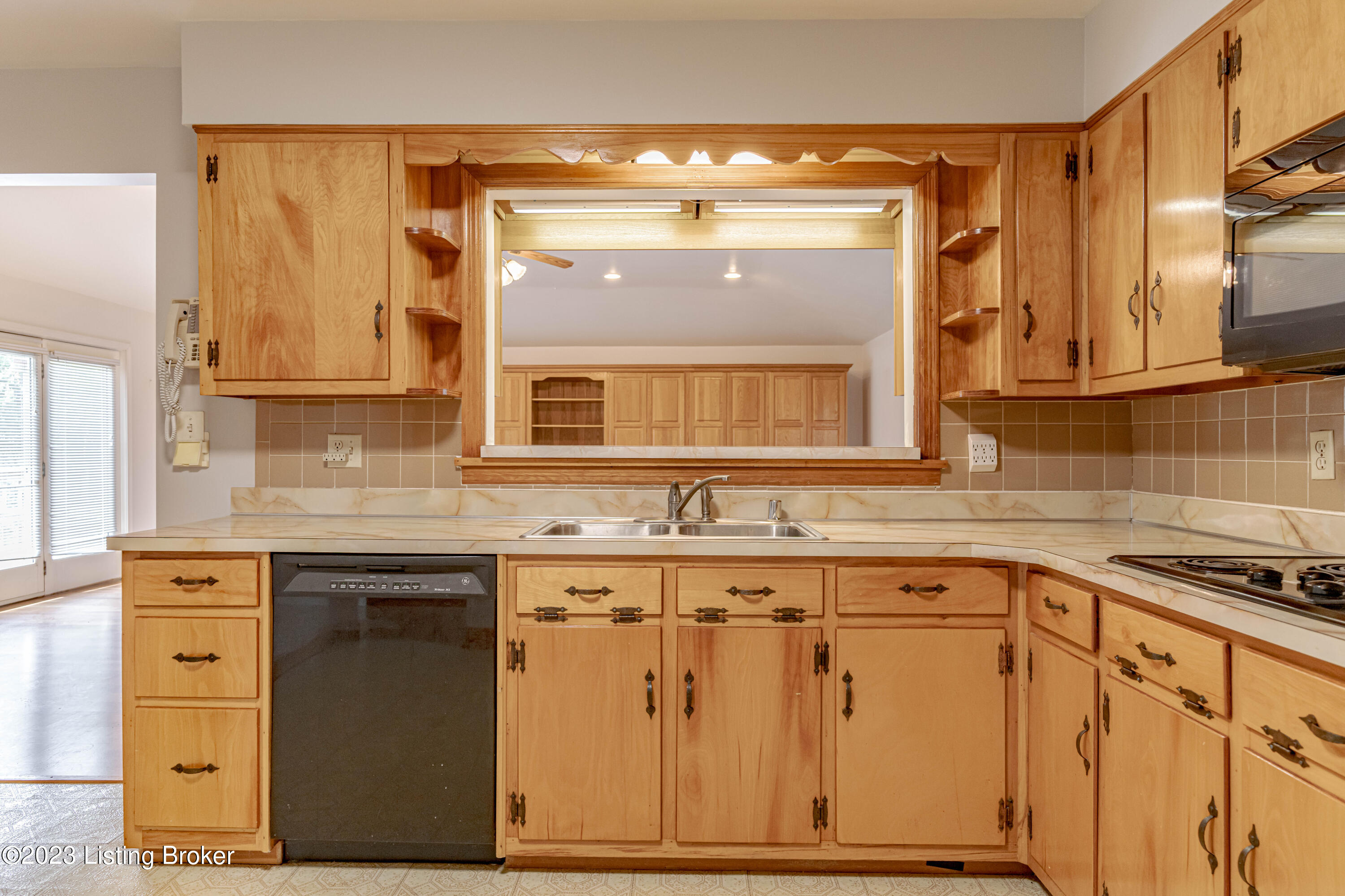 5801 Maryman Road Louisville, KY 40258 - Photo 18 of 71 DSC03895