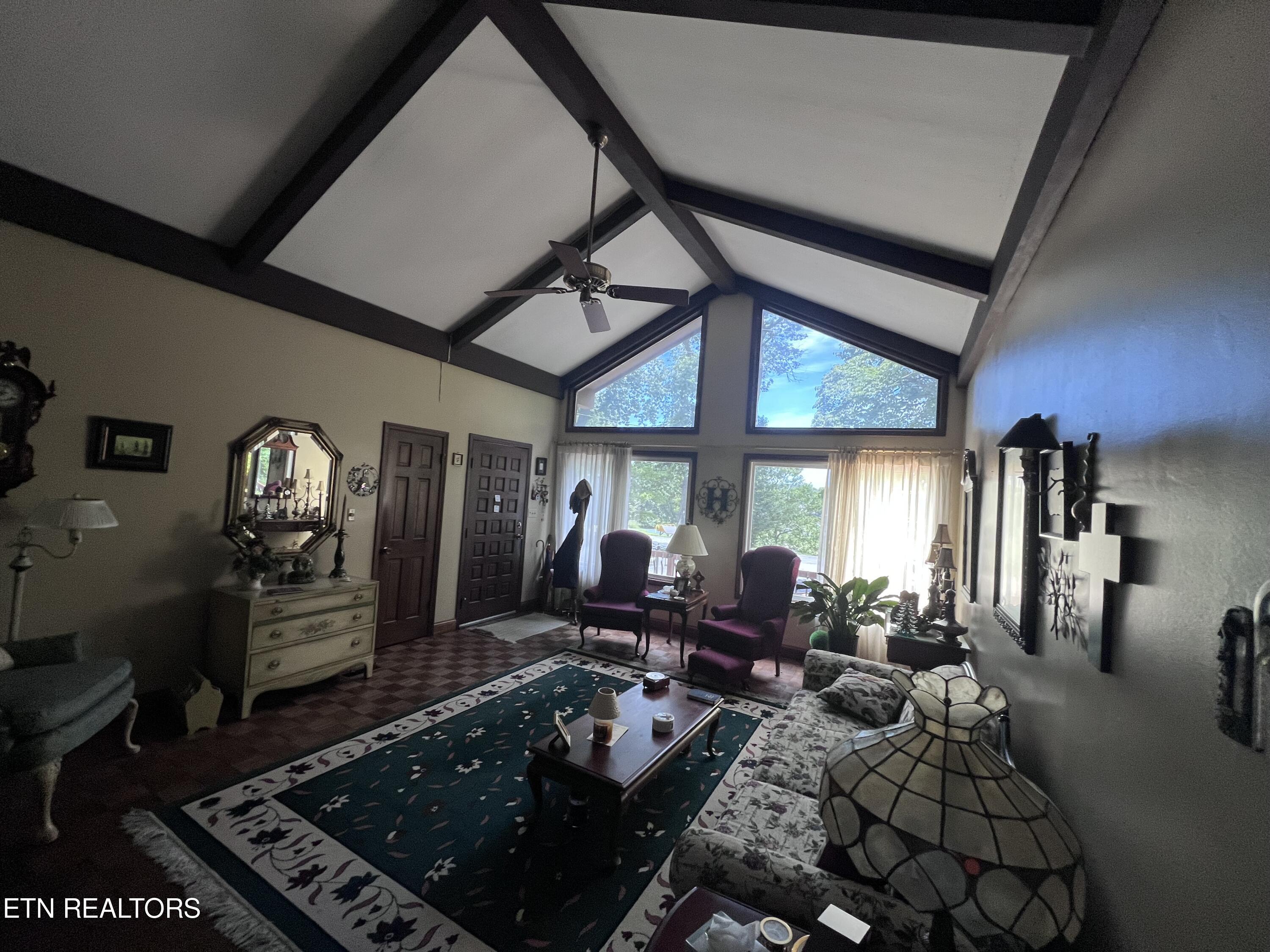 500 Englewood Road Middlesboro, KY 40965 - Photo 8 of 12 IMG_1364