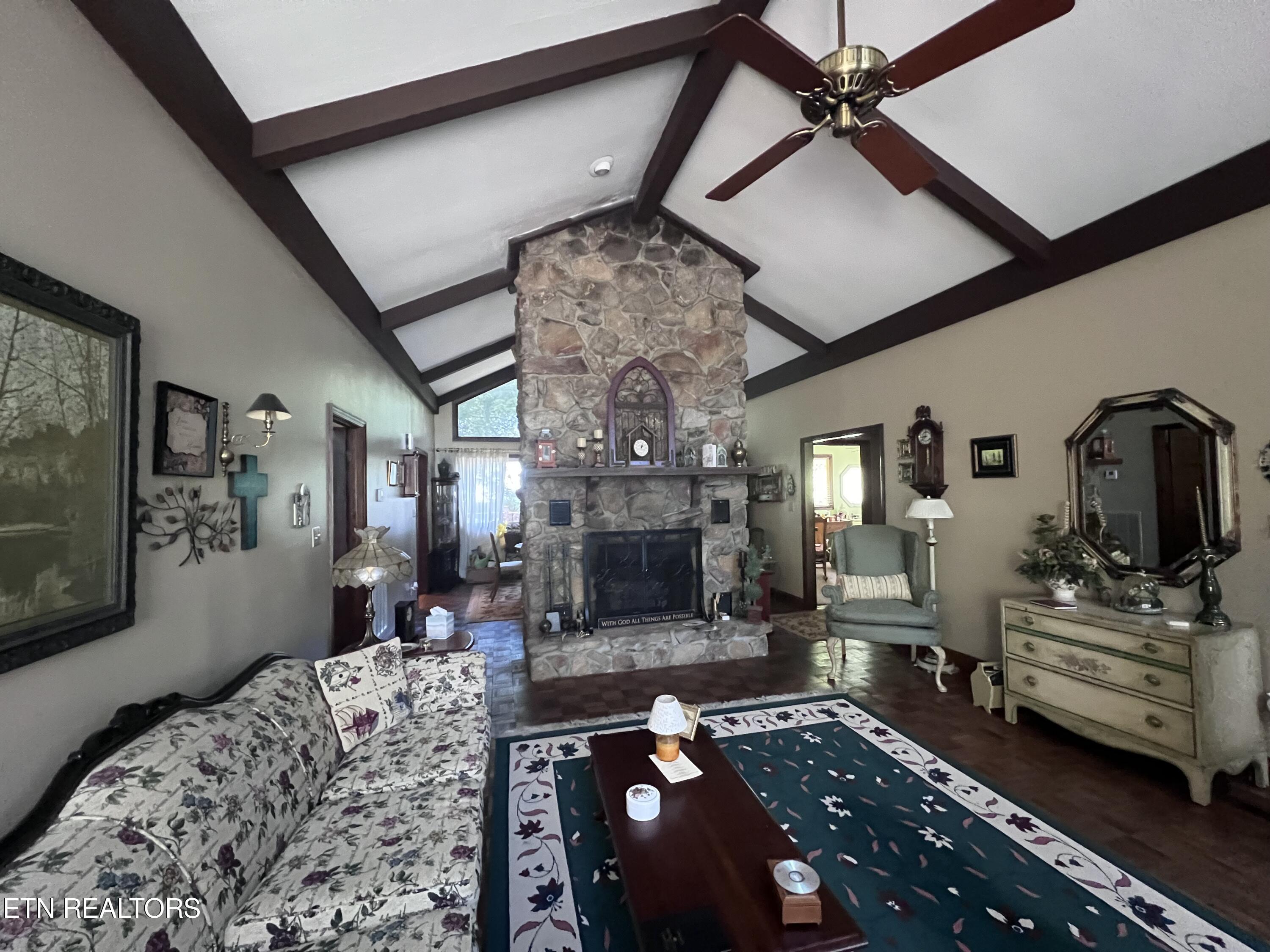 500 Englewood Road Middlesboro, KY 40965 - Photo 9 of 12 IMG_1366