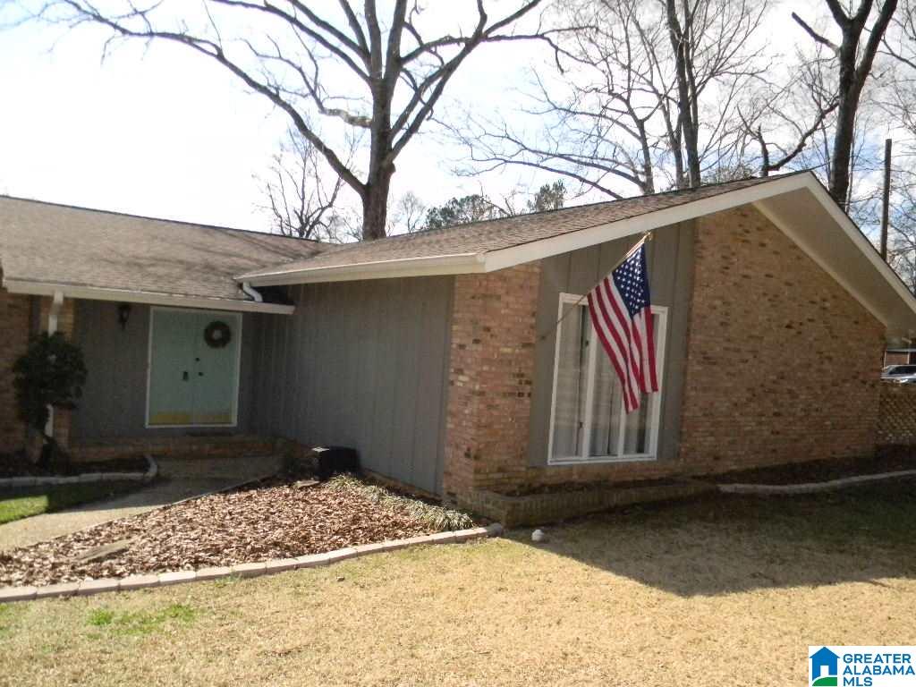 207 Snake Hill Road Trussville, AL 35173 - Photo 2 of 27