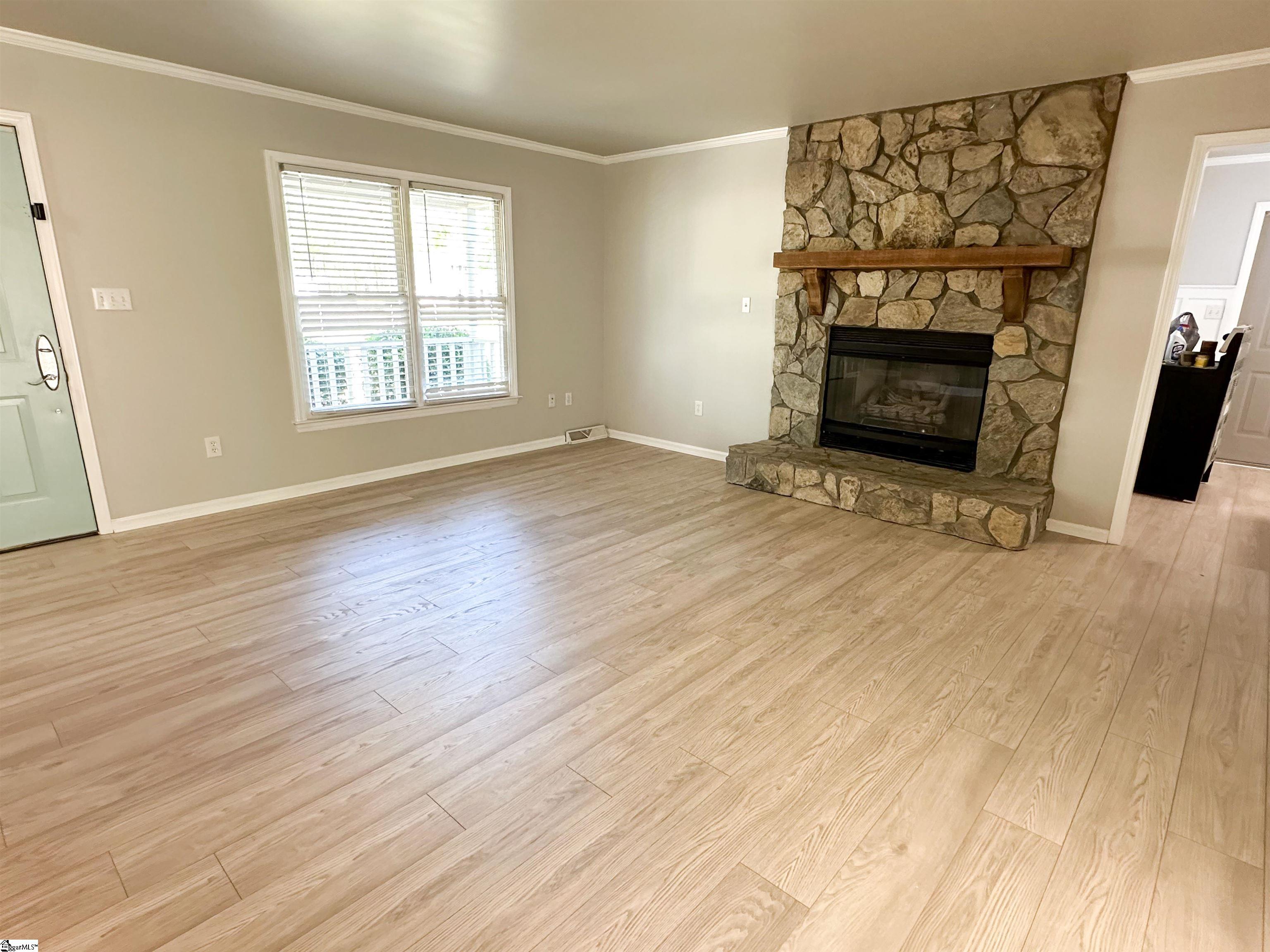 208 Boydton Road Boiling Springs, SC 29316 - Photo 3 of 23