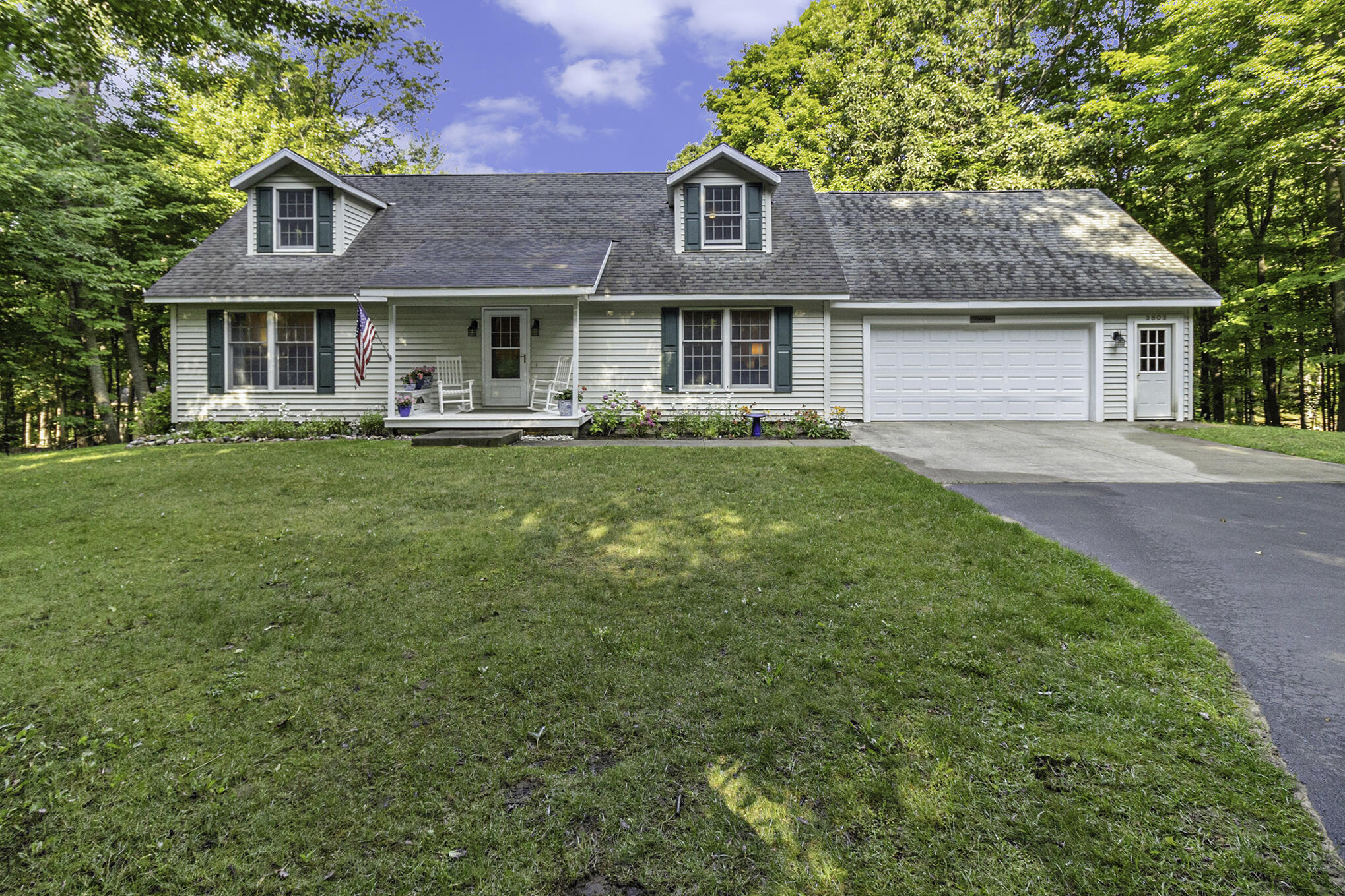 3803 Hilltop Road Onekama, MI 49675 - Photo 8 of 60 004_625a9405