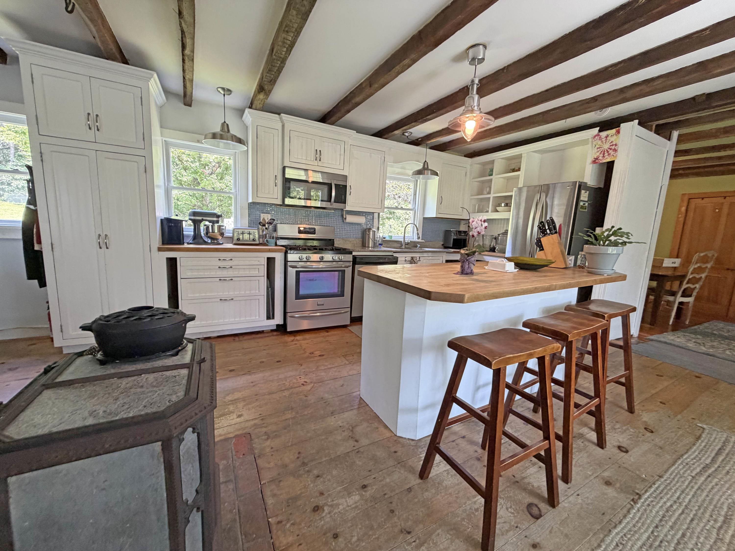 195 Bellows Falls Road Putney, VT 05346 - Photo 11 of 23